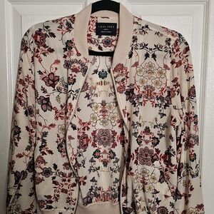 Love Tree Women's Floral Bomber Jacket - Cream and Red